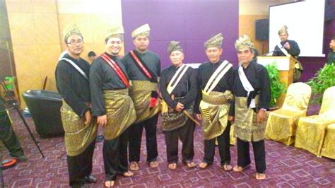 Jangan biarkan kelemahan bahasa inggeris menjejaskan masa depan anda, melabur dalam diri anda ! SILAT SENI GAYONG MALAYSIA KEBANGSAAN CAWANGAN PULAU ...