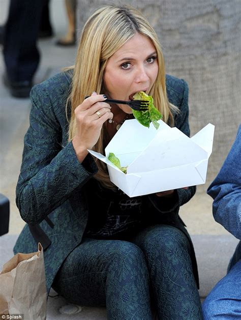 Heidi Klum Digs Into A Salad With Vigor And Goofs Around In Glasses On Set Daily Mail Online
