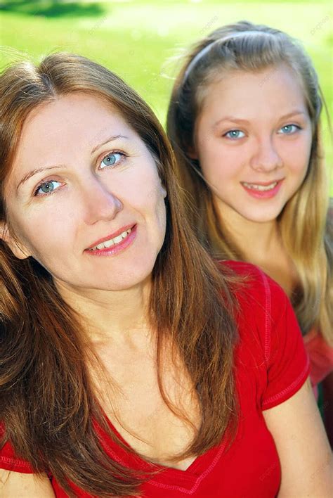 Mother And Daughter Mother Female Summer Photo Background And Picture
