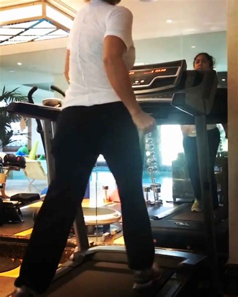 Salma Hayek Wiggles Bum During Treadmill Dance Viraltab