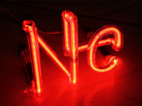 Pure Neon Sign Discharge Tube 80 X 80mm 99999 Purity Element