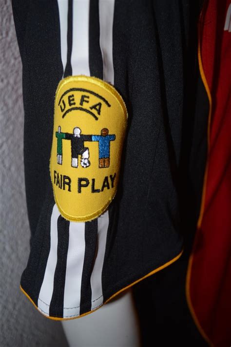 In der u21 stehen noch zwei stammspieler aus der bundesliga, ein. 2006 Spielertrikot Matchvorbereitet Alexander Meier ...