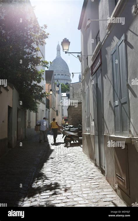 Paris Montmartre Rue Saint Rustique Stock Photo Alamy