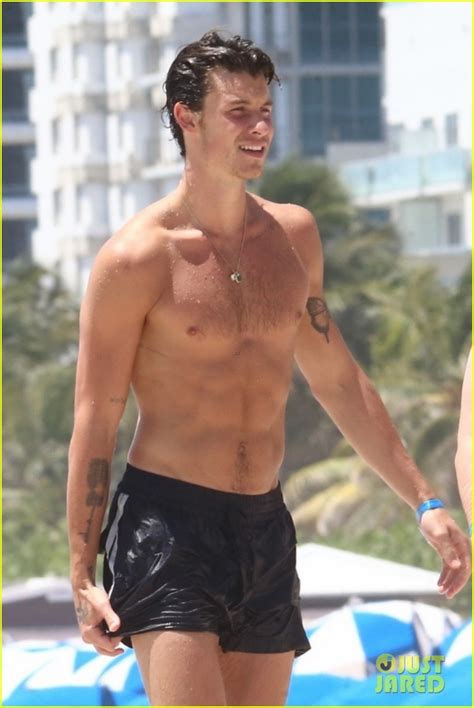 Shawn Mendes Spotted At The Beach In Miami See The New Shirtless Photos Photo 1353780
