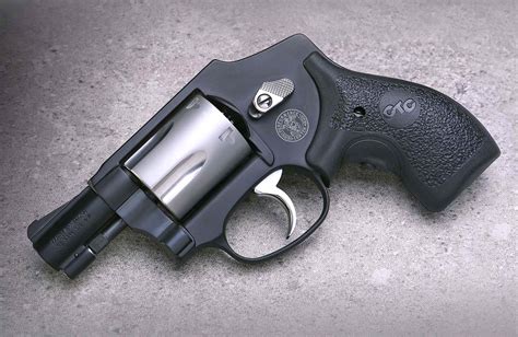 Smith & Wesson Performance Center Model 442 revolver | GUNSweek.com
