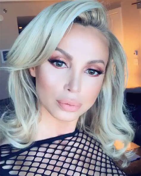 Nikki Benz On Twitter Getting Ready To Sign For Julesjordan At Aeexpo