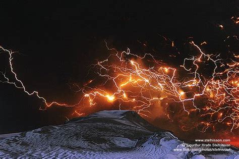 Eyjafjallajokull Volcano Lightnings In The Ash Plume Shsn3045830