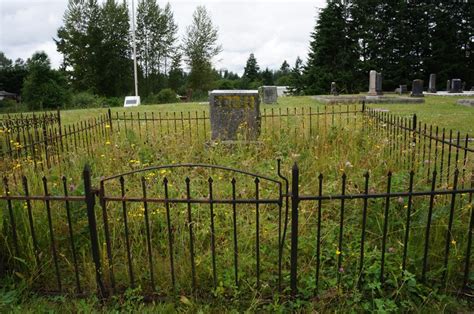 Black Diamond Cemetery Plot Overgrown With Weeds Black Diamond Wa