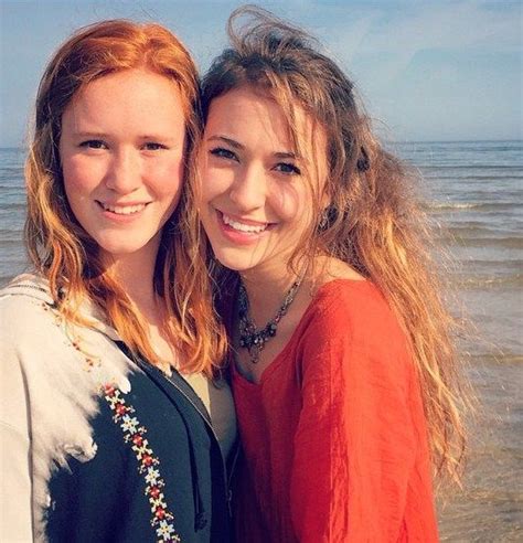 Lauren daigle (american christian singer) age, husband, family, net worth, wedding, american idol, father, mother, trivia, images and interesting facts. Lauren Daigle and her sister. #laurendaigle | Lauren ...