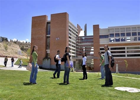 Las universidades privadas no se rigen por la nota de corte. La U : Por la U y para la: Analisis de una parte del libro ...