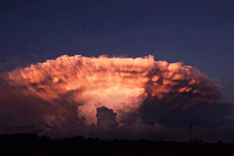 Anomalous Cumulonimbus Clouds In Pictures Strange Sounds Clouds