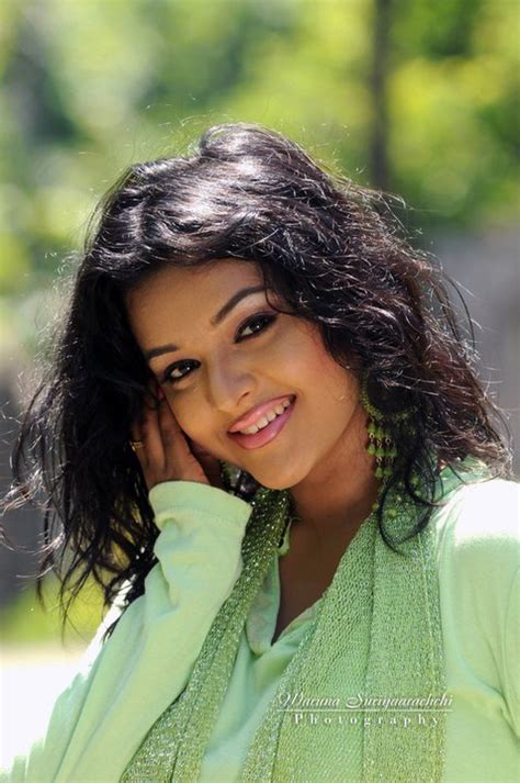 Girls Sri Lanka Beautiful Hot Actress Oshadi Hewamadduma Pics Collection