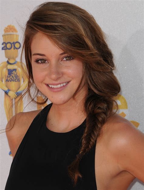 33 Of Shailene Woodleys Most Iconic Hairstyles Clear Tips