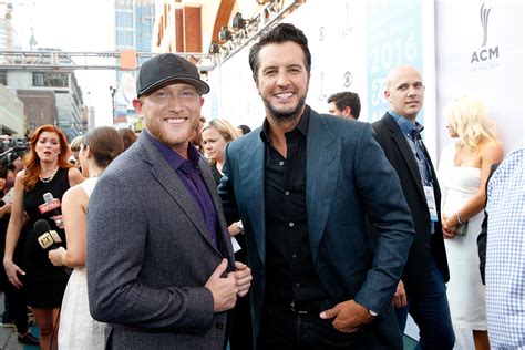 10th Annual Acm Honors Red Carpet Sounds Like Nashville