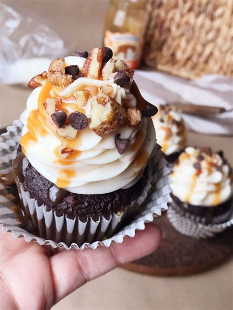 Chocolate Turtle Cupcakes With Caramel Buttercream Six Clever Sisters