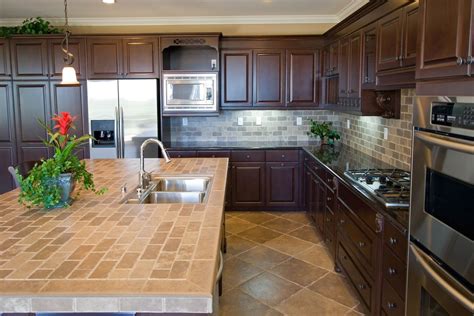 A glass tile backsplash is a great way to add color and visual interest to your kitchen, and you'll also find that the tiles can be arranged in an endless array of patterns, adding even more distinct style and design flair. Ceramic Tile Backsplash - Perfect Backsplash to Beautify ...