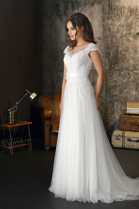 We did not find results for: N°7356 Trés Chic - Brautkleid im romantischen Boho-Stil ...