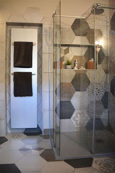 Parce que la robinetterie a une place de choix dans la salle de bain, le cnt vous propose une vaste télécharger : salle de bain avec paroi de douche avec dessin pour douche ...