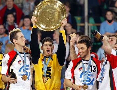 Henning fritz (born september 21, 1974 in magdeburg, germany) is a retired german handball goalkeeper, and the first goalkeeper to be named world player of the year, in 2004. Ex-Handballprofi Henning Fritz über Burnout - DER SPIEGEL