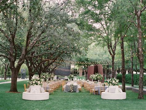 Classic Southern Wedding At The Modern Nasher Sculpture Garden Garden