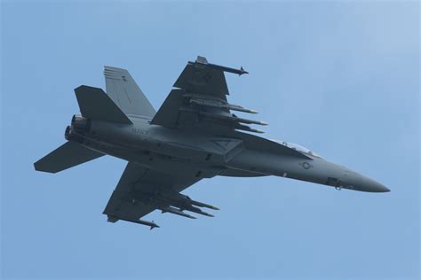 The super hornet is about 25% larger than its predecessor. F18 Hornet Jet Figher - 50-40d-07486