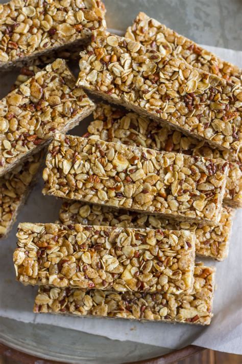 These apple oat bars are a perfect snack bar accompaniment for being on the go. Healthy Chewy Apple Cinnamon Granola Bars - Lovely Little ...