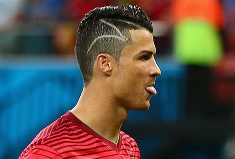 The cristiano ronaldo is natural hairs is curly or a dark brown, the footballer superstar has gone backs to the same hairs color he was sport in the early 2000s at the manchester united cristiano ronaldo is playing with the blonde hairs or very tight short hairstyle! Top 10 Most Adorable Hairstyles in Football