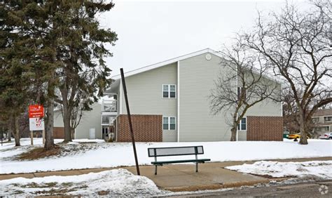 Village Green East Apartments For Rent In Janesville Wi