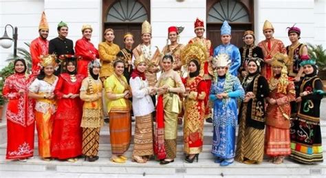 Karakter kewirausahaan ada pada setiap orang yang menyukai perubahan, pembaharuan, kemajuan dan tantangan, apapun profesinya. Contoh Dinamika Sosial Yang Terjadi Di Masyarakat ...