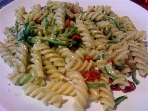 We did not find results for: Cucina e Cammino: Pasta zucchine, pomodorini e pesto