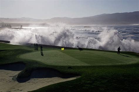 Easy Pga Tour Golf Monterey Peninsula Huge Waves Beach Golf Ryder Cup Crashing Waves Sea