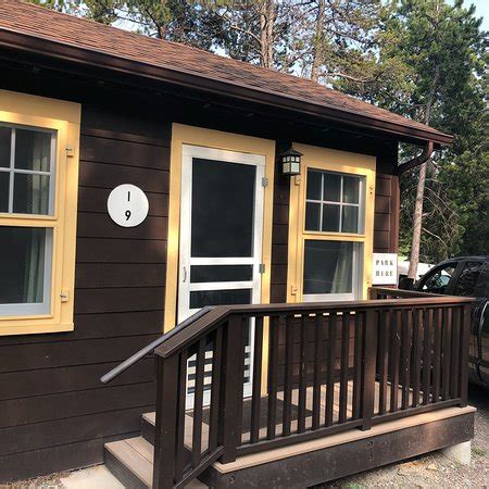 Swiftcurrent motor inn and cabins: SWIFTCURRENT MOTOR INN AND CABINS - UPDATED 2018 Prices ...