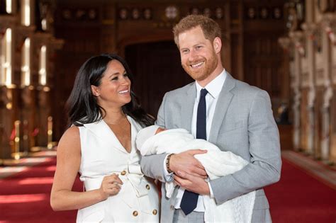 Archie makes appearance on prince harry and meghan markle's podcast. How Archie Harrison Mountbatten-Windsor's Official Royal ...
