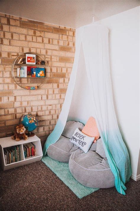 25 Cute Canopy Reading Nook Inspiration For Small Room Decoración De