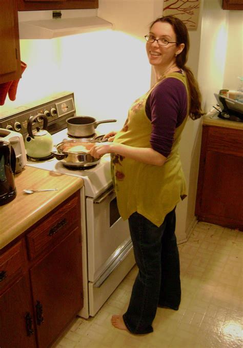Barefoot And Pregnant And Majestic In The Kitchen Eikonktizo