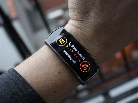 Samsung Gear Fit Review The Smartwatch Fitness Tracker Gizmodo Australia