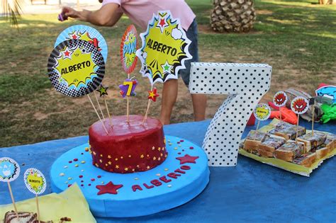 Además, para mantenerse concentrados necesitan desconectarse de lo que sucede a su alrededor, una capacidad que no habrá madurado lo suficiente hasta alrededor de los 7 años. Ricitos de miel: LOS SUPER HEROES TAMBIEN CUMPLEN AÑOS