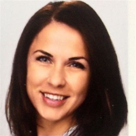 Jeder unternehmer hat seine eigenen gründe, warum er das alte geschäftskonto wechseln möchte.in den meisten fällen liegt dies jedoch an zu hohen gebühren und/oder mangelndem vertrauen in die bank. Melanie Rhooms - Beraterin Geschäftskunden - Deutsche Bank ...