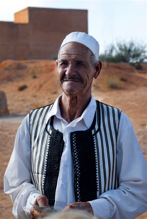 Libyan Clothing — Libyan Heritage House