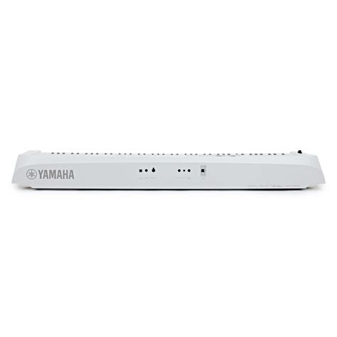 Yamaha DGX 670 Digital Piano, White at Gear4music