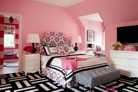 Besides reflecting the teen's interest, a teen bedroom should also be functional for doing studies and it is always recommended to select simple and elegant teen bedroom furniture instead of space saving teenage bedroom for girls. Comfort Teen Bedroom Furniture, Simple Step Mood Boost For ...