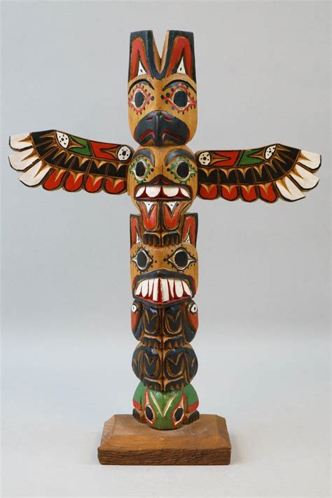 Lot Native American Souvenir Totem Pole Model Alaskan
