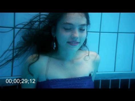 Underwater breath holding Bernice personal record 2 Видео онлайн
