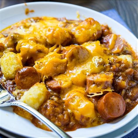 Hot dogs are a wonderful blank canvas. Cheesy Hot Dog Tater Tot Casserole | Hot dog recipes, Easy ...