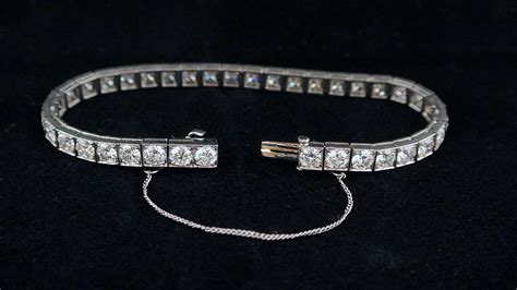 Browse our diamond tennis bracelets, white gold tennis bracelets and more at kay. iGavel Auctions: Tiffany & Co Platinum Diamond Tennis ...