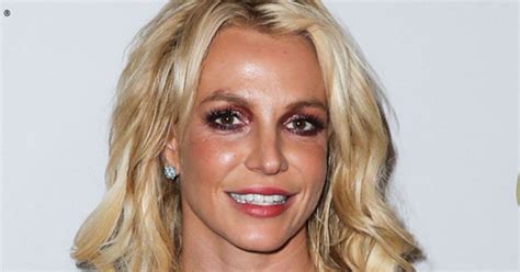To put the same answer for multiple questions that one knows can only be right for one of the the spear also has its disadvantages; The meaning and symbolism of the word - «Britney Spears»