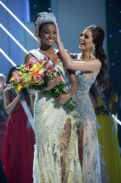 Leila Lopes Crowned Miss Universe Easy To Remember