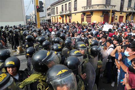 Peru Arrests In Lima Machu Picchu Ordered Closed As Protests Flare