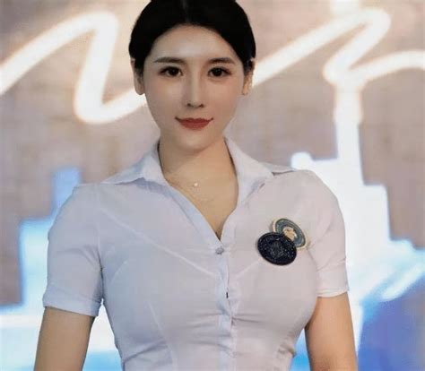 1995年出生的“臀神”刘太阳拥有令人羡慕的好身材，坚持不懈的训练让她