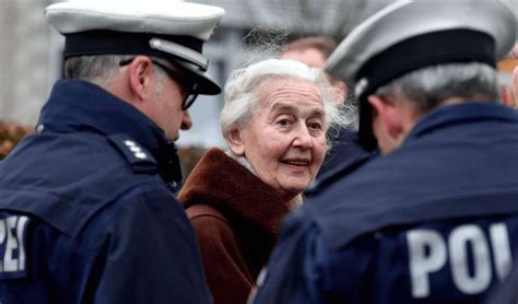 Febrero 10, 2021 en news. Justicia alemana busca a 'abuela nazi' en fuga - Segundo a ...